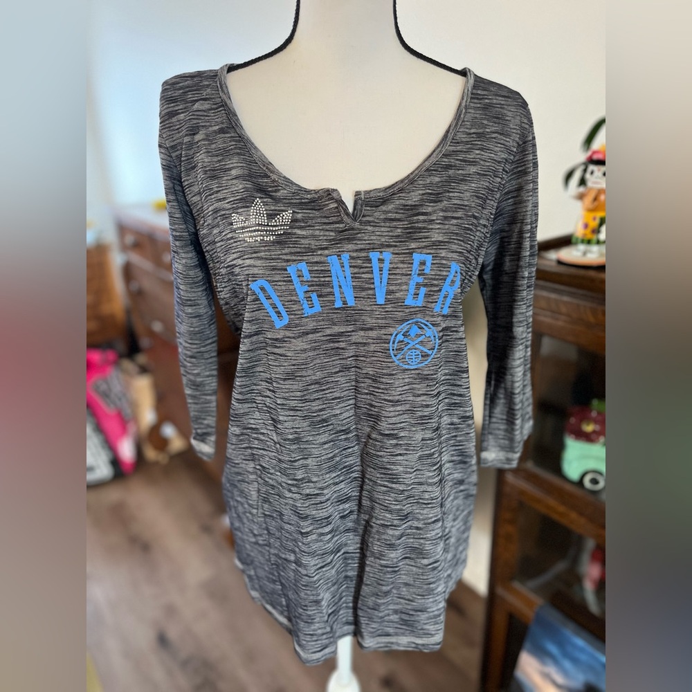 Adidas nba 4her Denver Nuggets fitted 3/4 sleeve tee